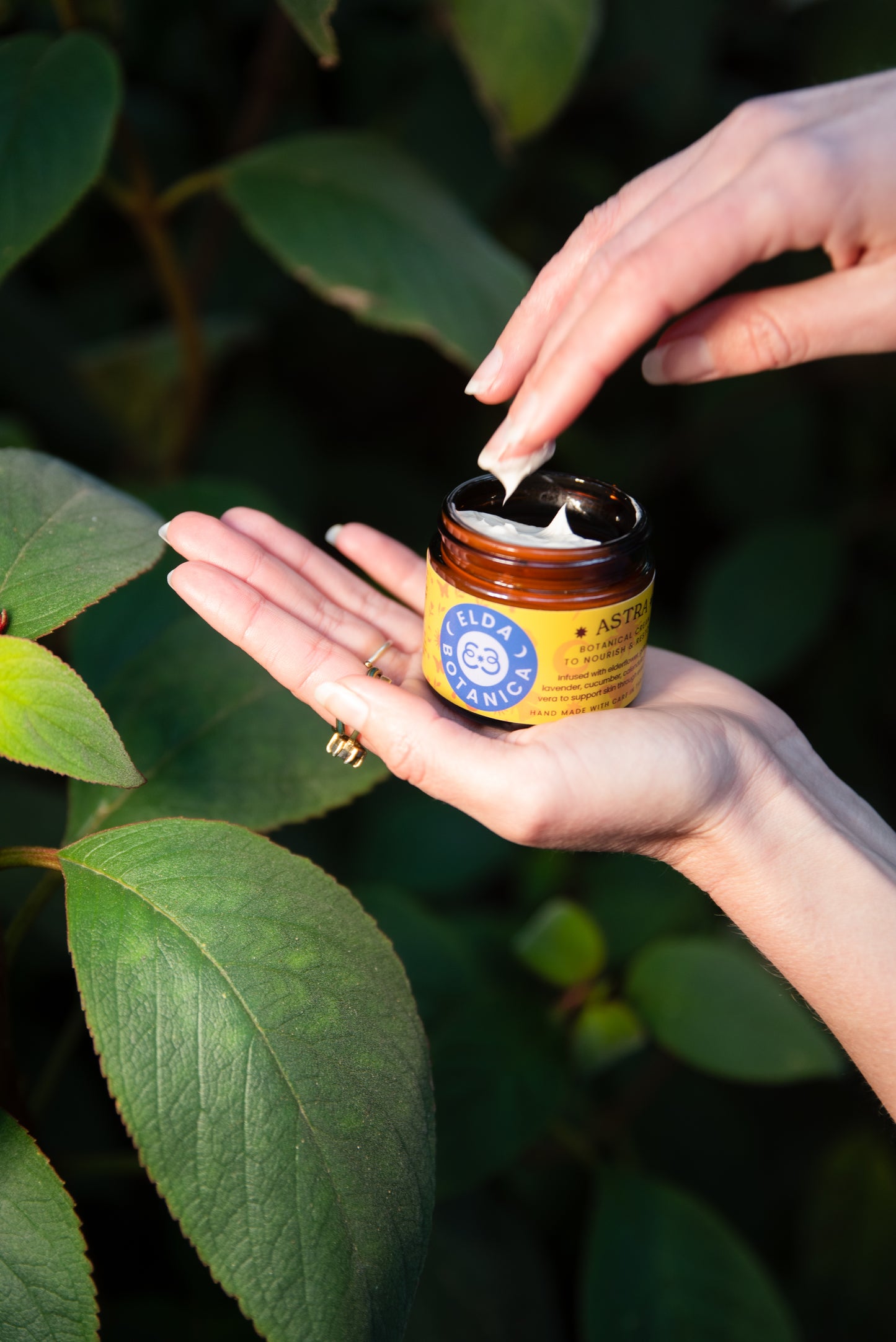 Astra Botanical Cream